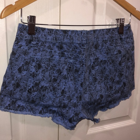 Paisley Jean Shorts 🌻 - Picture 2 of 4